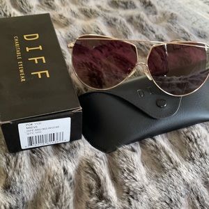 DIFF Maeve Sunglasses - rose gold wine gradient